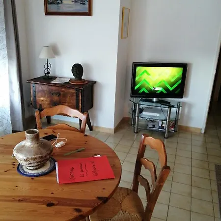 Chambre Avec Parking Δωμάτια σε οικογενειακή κατοικία *